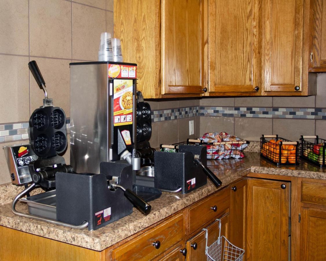 Hotel New Victorian & Suites-norfolk 2*