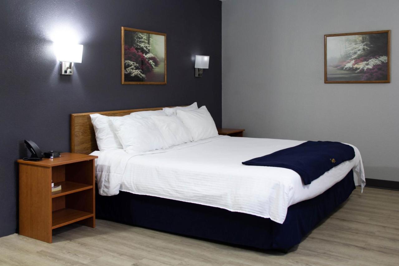 New Victorian & Suites-norfolk Hotel 2*
